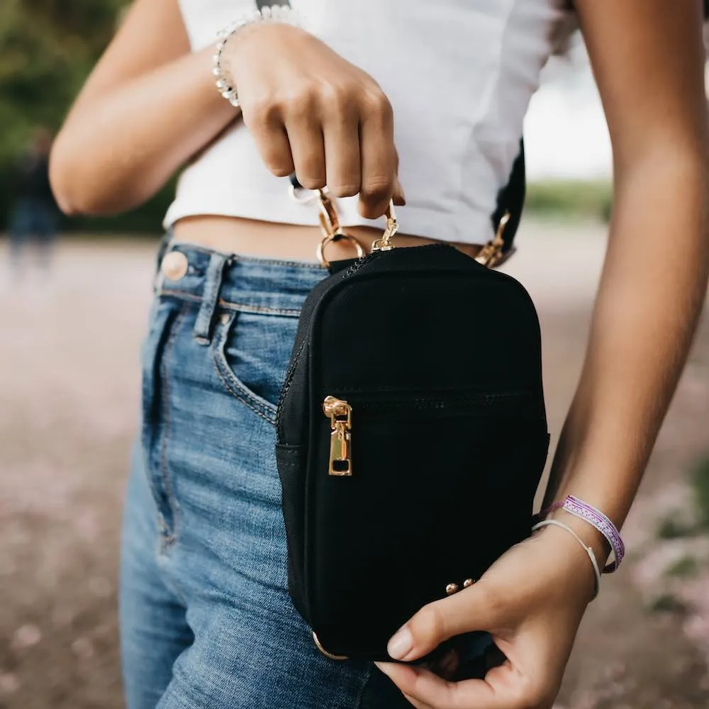 FINAL SALE ~ PRETTY SIMPLE Maya Messenger Bag