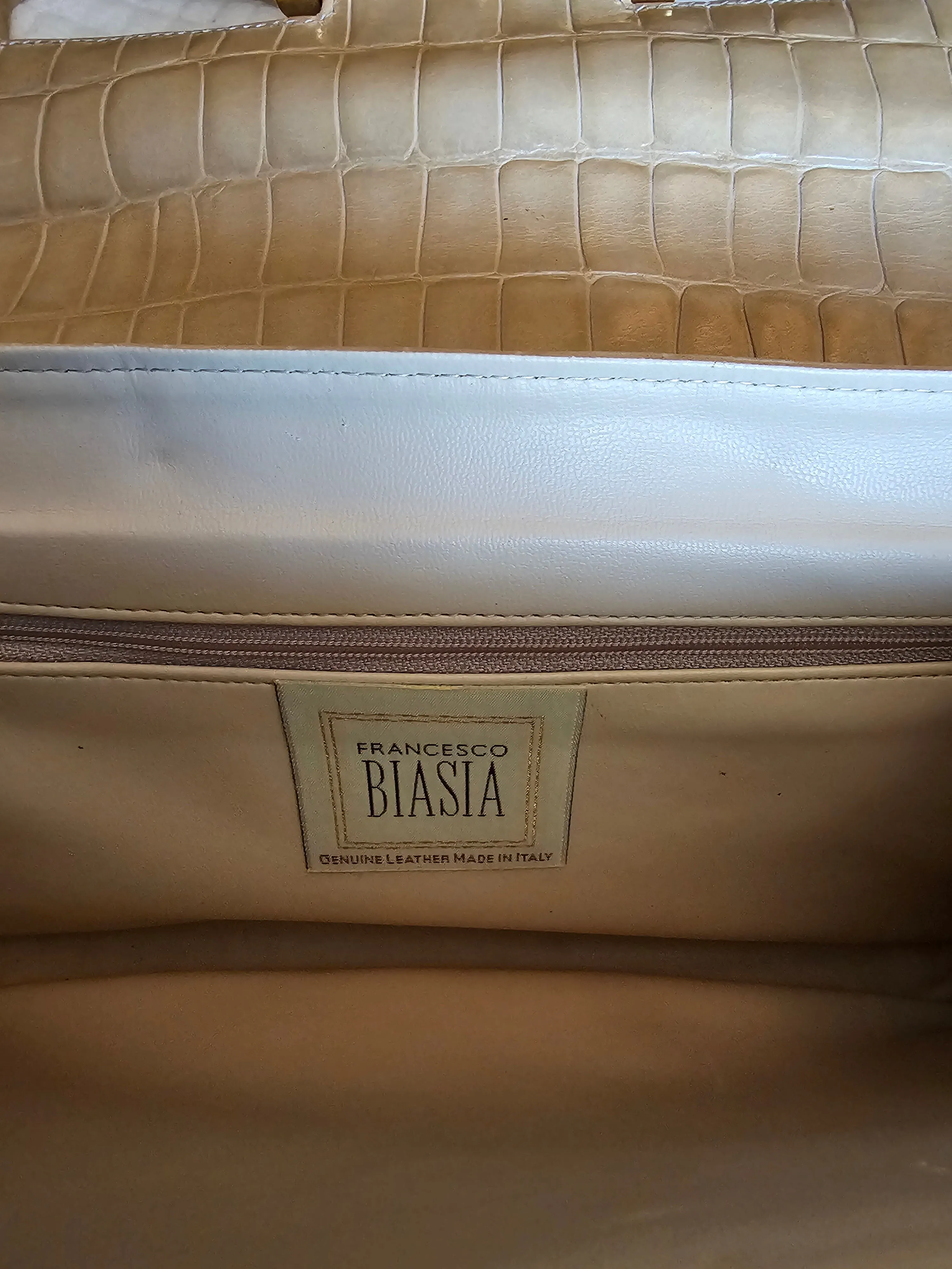 Italian Francesco Biasia Croc Embossed Ivory Patent Leather Versatile Purse Clutch