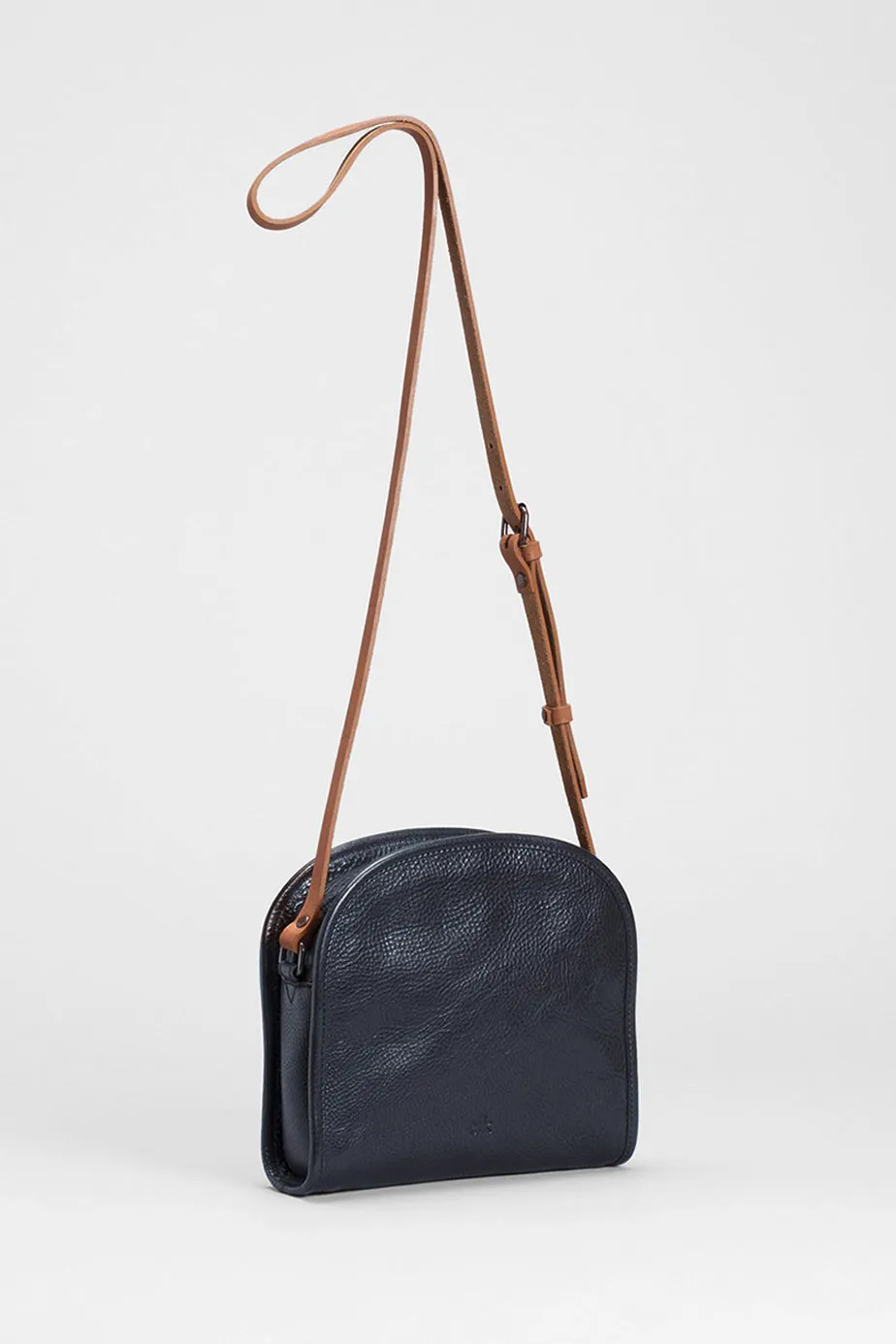 Kurva Messenger Bag