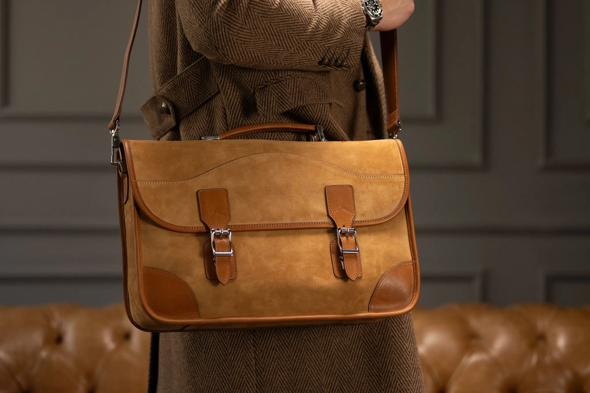 Messenger Bag - Nubuck Camel