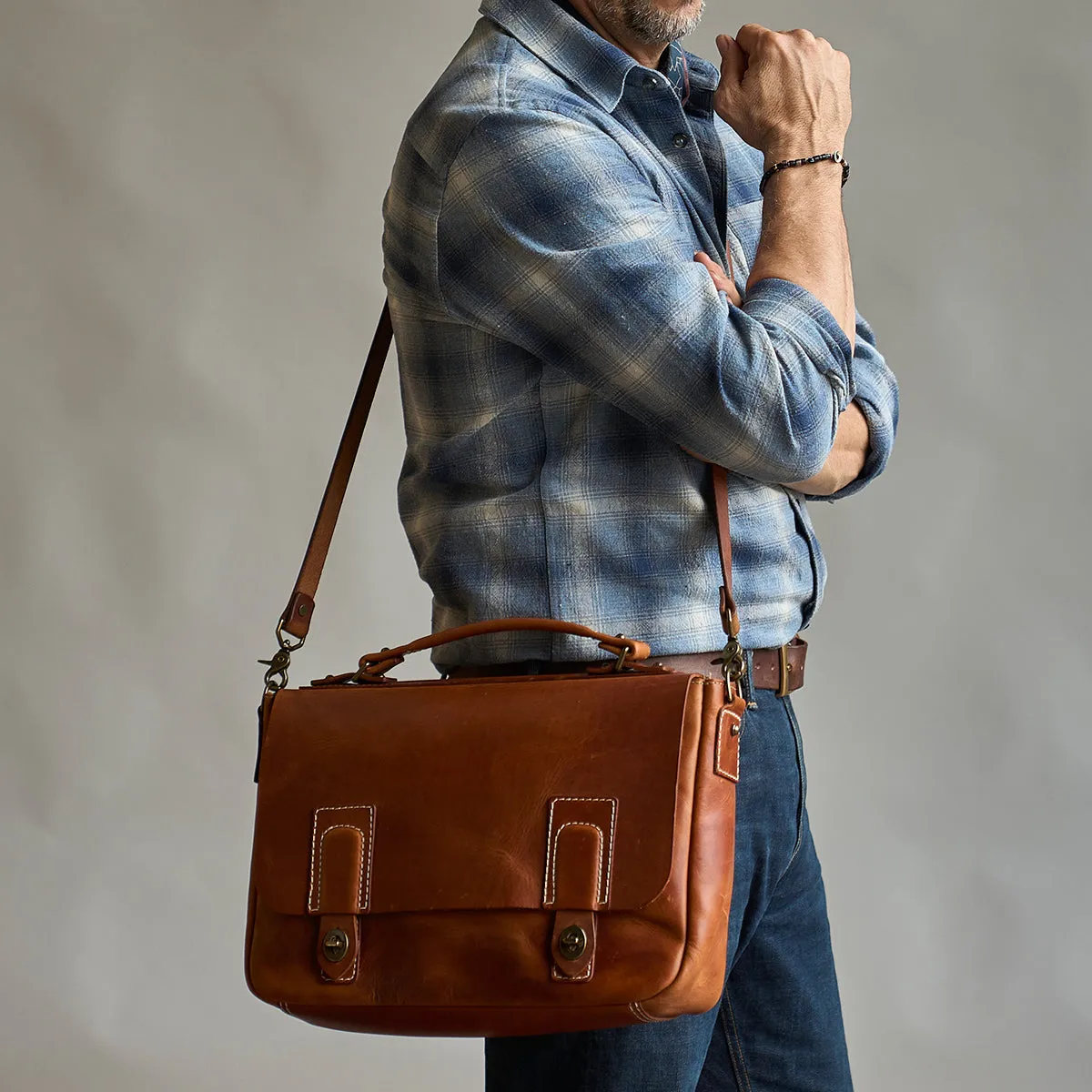 No.210 Americana Messenger | Chestnut