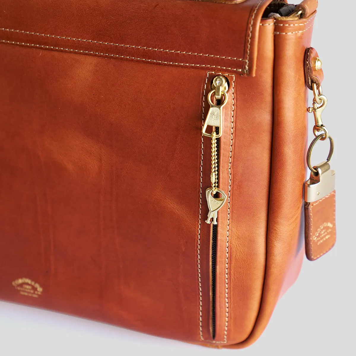 No.210 Americana Messenger | Chestnut