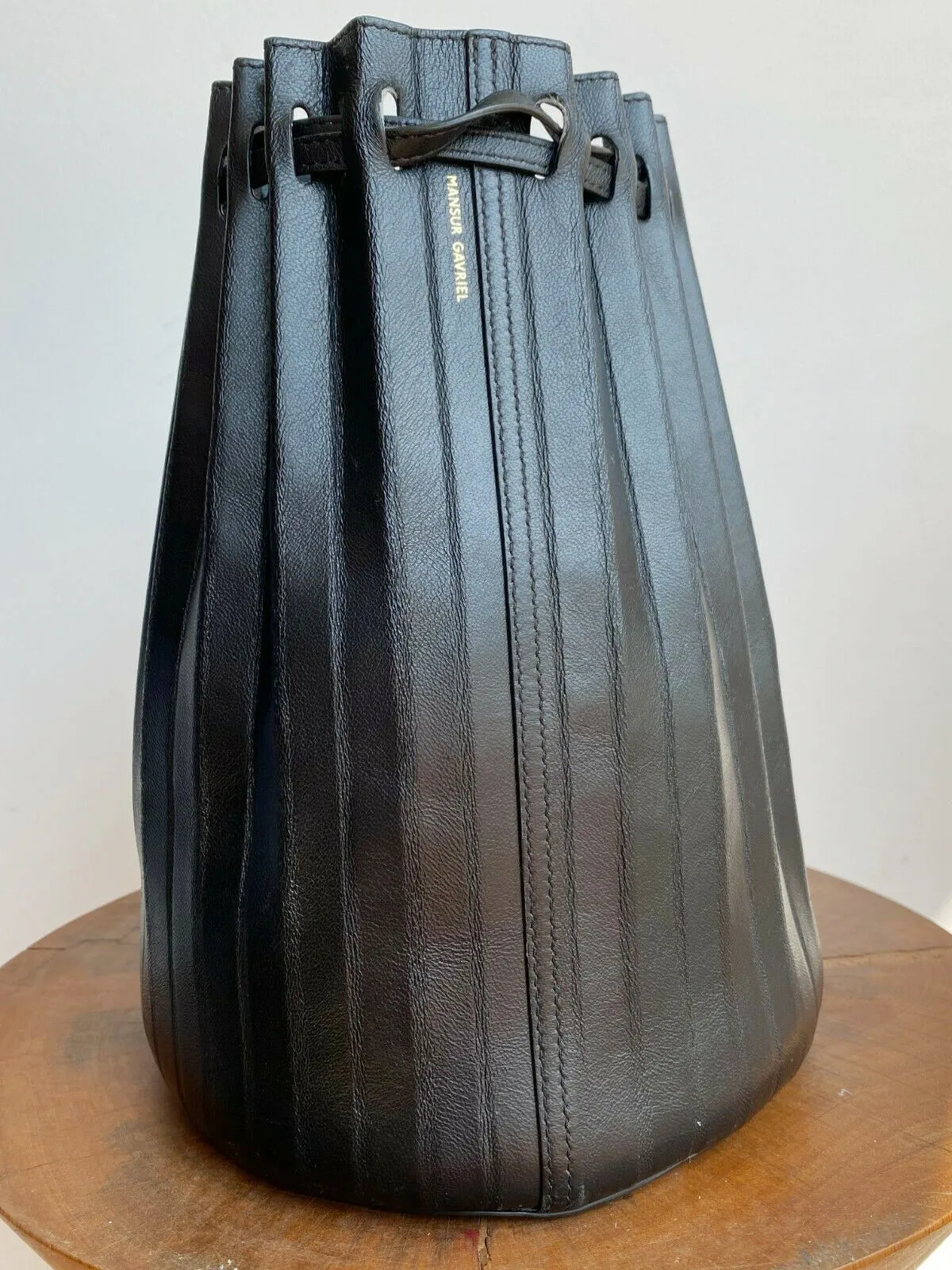 PLEATED BUCKET BAG