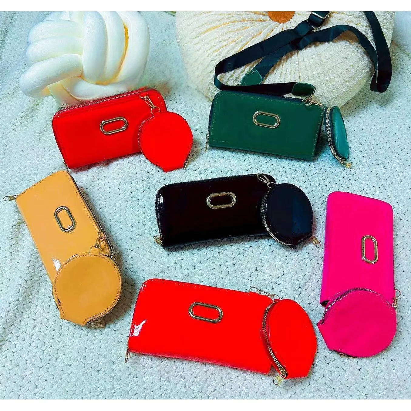 Silicone Leather Makeup Purse Round coin Wallet.